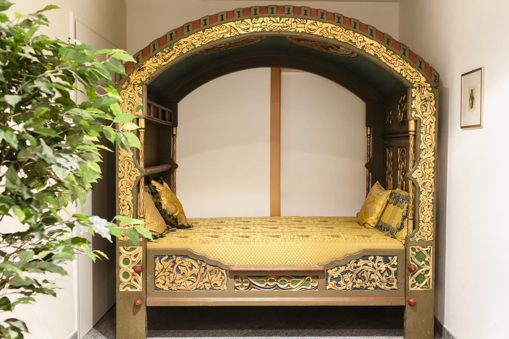 Hotel Goldene Rose Brunico Eksteriør billede