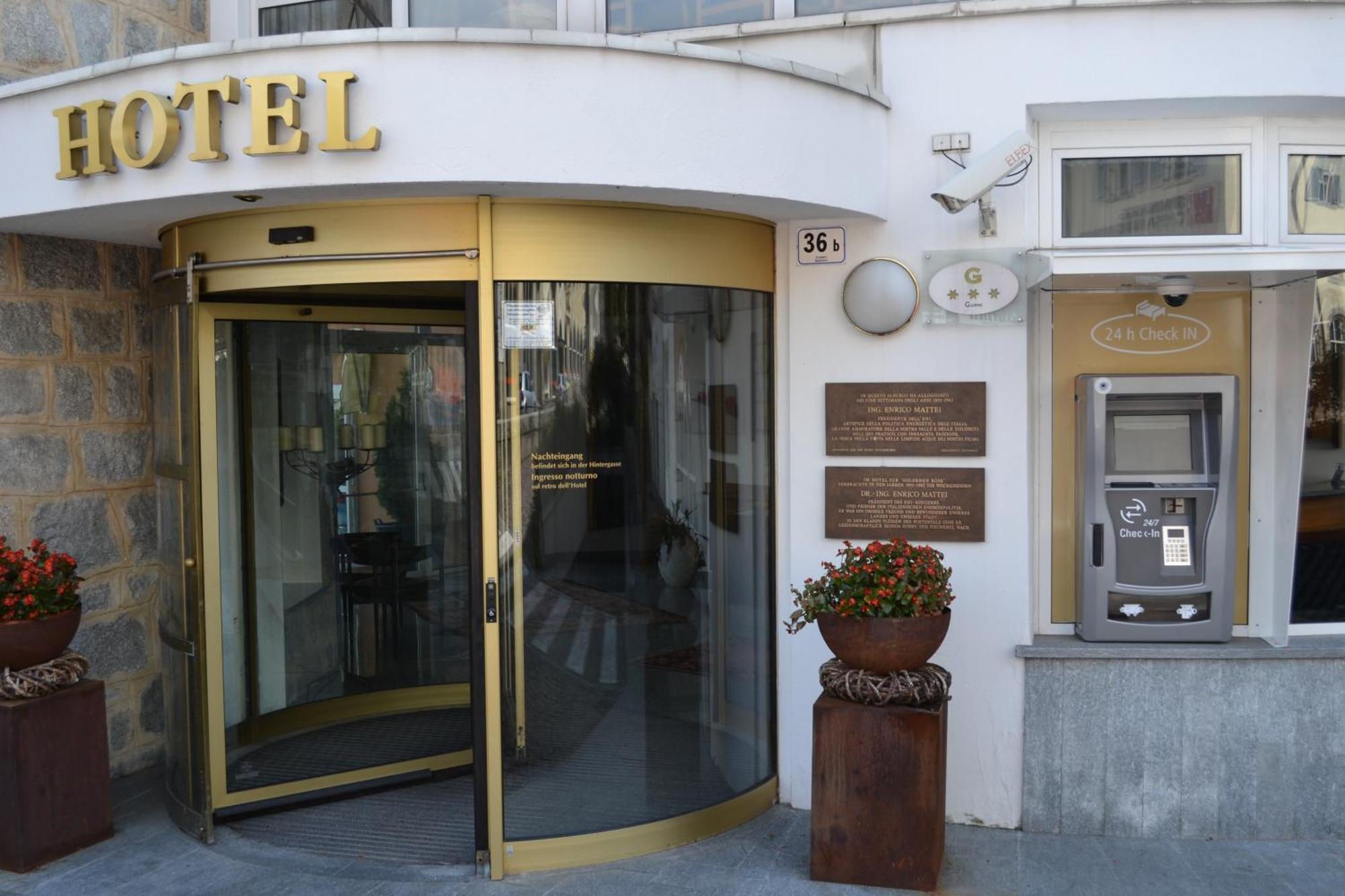 Hotel Goldene Rose Brunico Eksteriør billede
