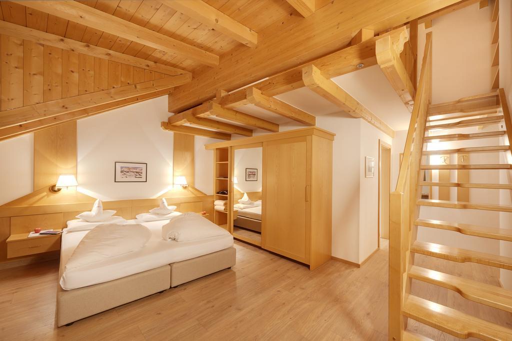 Hotel Goldene Rose Brunico Eksteriør billede